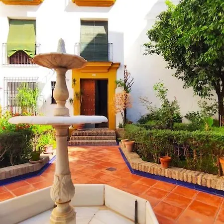 Plaza Cristo De Burgos Apartment *